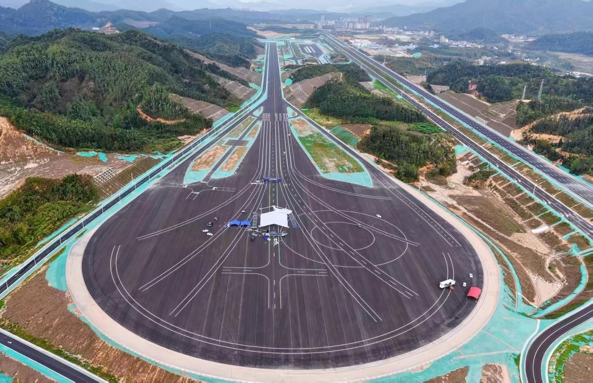 海内首个“路空一体”汽车试验场——南方（韶关）智能网联新能源汽车试验检测中心投用